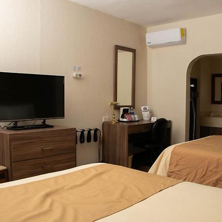 Best Western Cumbres Inn Cd. Cuauhtemoc Bagian luar foto