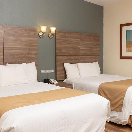 Best Western Cumbres Inn Cd. Cuauhtemoc Bagian luar foto