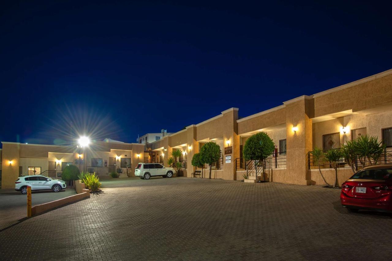 Best Western Cumbres Inn Cd. Cuauhtemoc Bagian luar foto