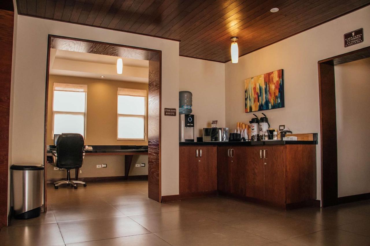 Best Western Cumbres Inn Cd. Cuauhtemoc Bagian luar foto