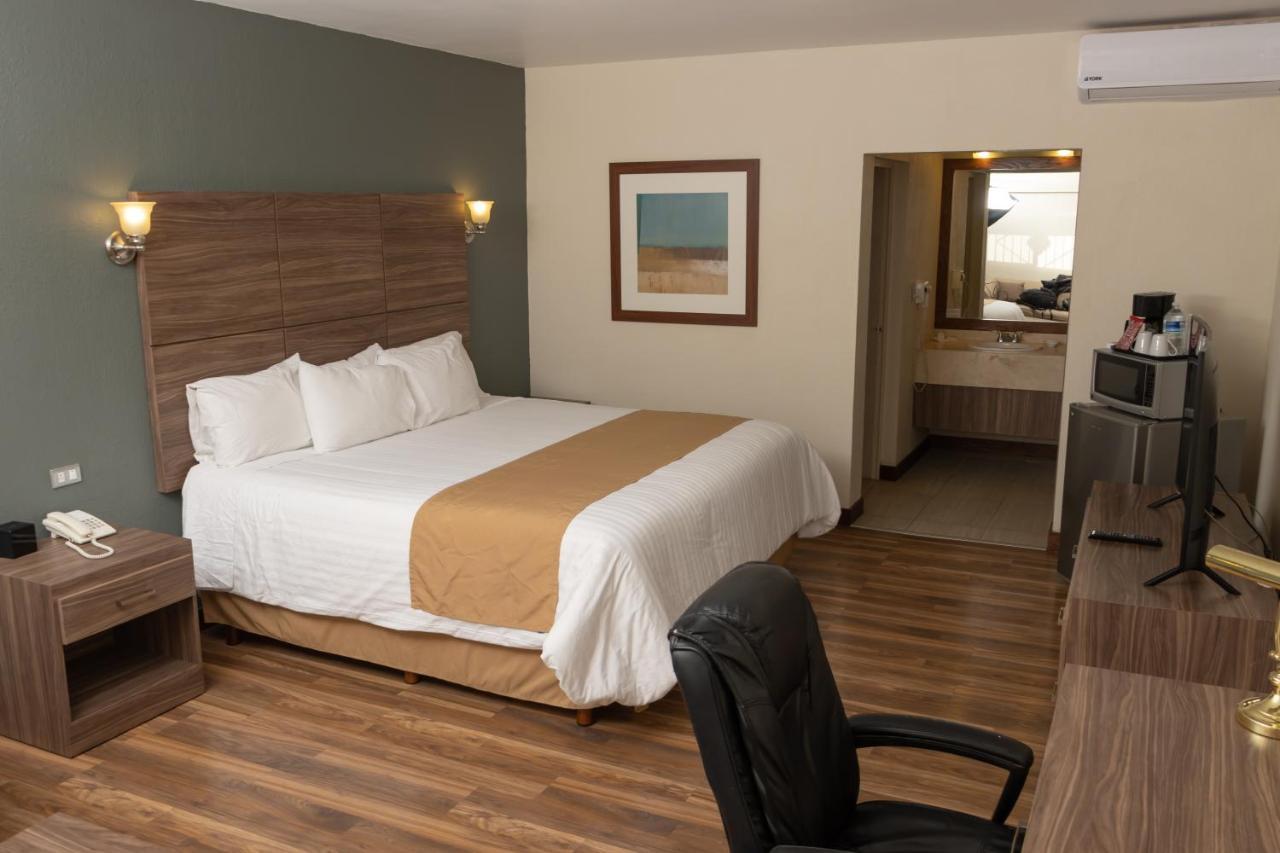 Best Western Cumbres Inn Cd. Cuauhtemoc Bagian luar foto