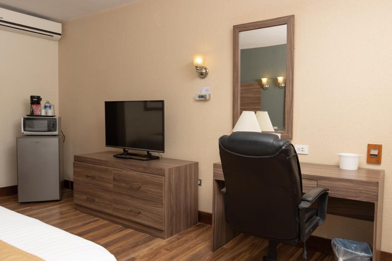 Best Western Cumbres Inn Cd. Cuauhtemoc Bagian luar foto