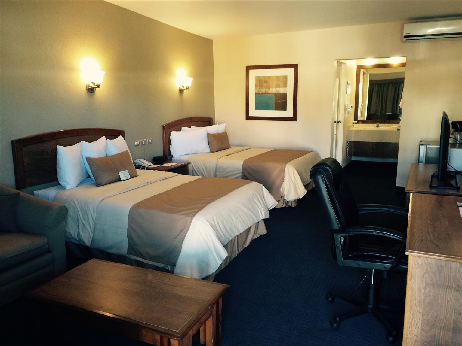 Best Western Cumbres Inn Cd. Cuauhtemoc Bagian luar foto