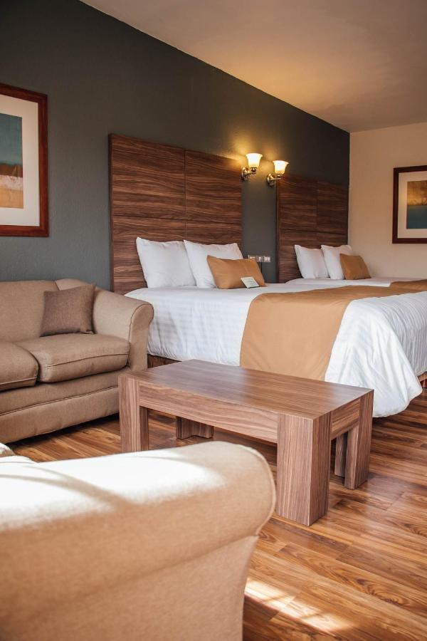 Best Western Cumbres Inn Cd. Cuauhtemoc Bagian luar foto